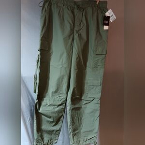 No Comments Women's XL Sage Green Parachute Cargo Pants NWT
